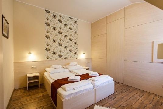 Bed and Breakfast Piroska Csarda Es Panzio Шиофок Экстерьер фото