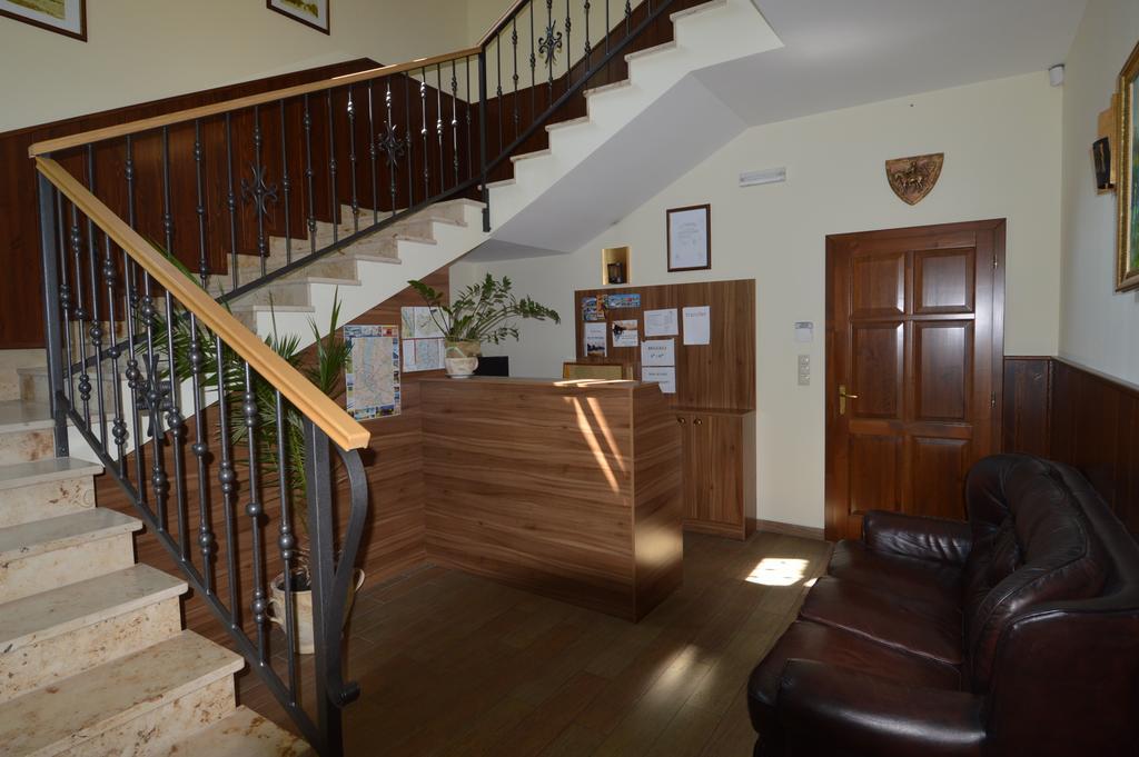 Bed and Breakfast Piroska Csarda Es Panzio Шиофок Экстерьер фото