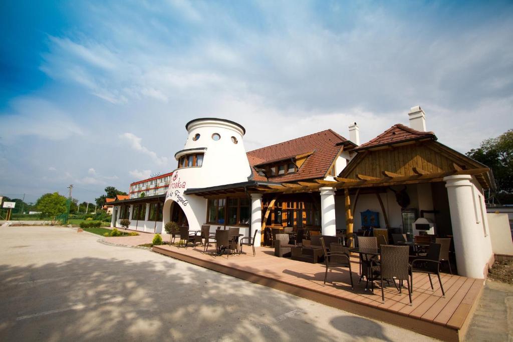 Bed and Breakfast Piroska Csarda Es Panzio Шиофок Экстерьер фото