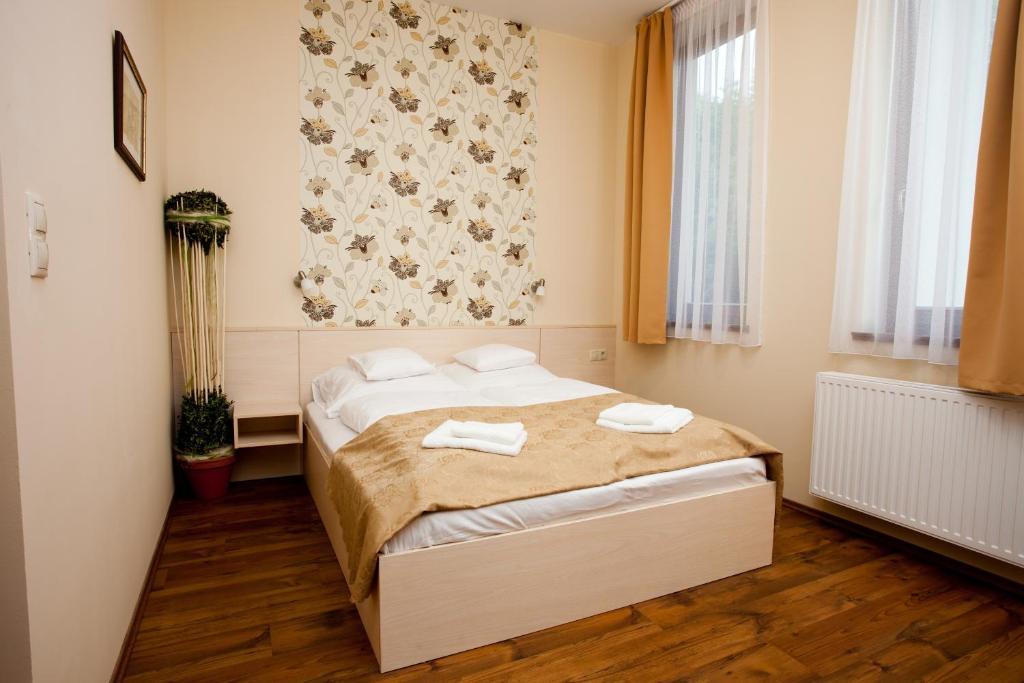 Bed and Breakfast Piroska Csarda Es Panzio Шиофок Экстерьер фото