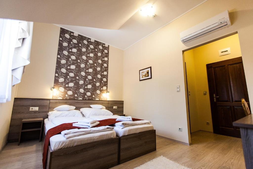 Bed and Breakfast Piroska Csarda Es Panzio Шиофок Номер фото