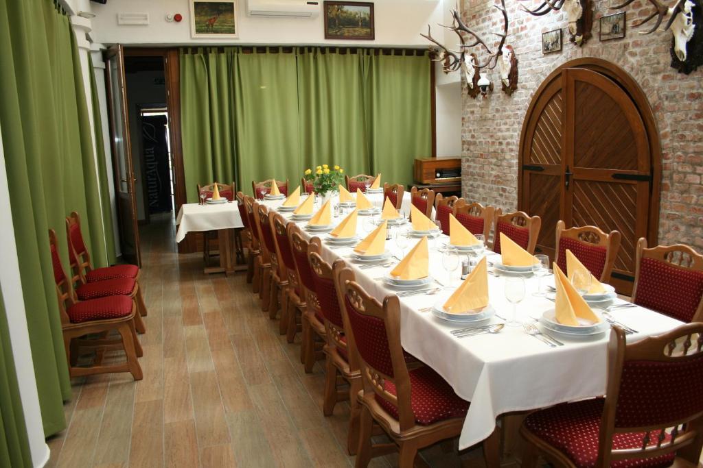 Bed and Breakfast Piroska Csarda Es Panzio Шиофок Экстерьер фото